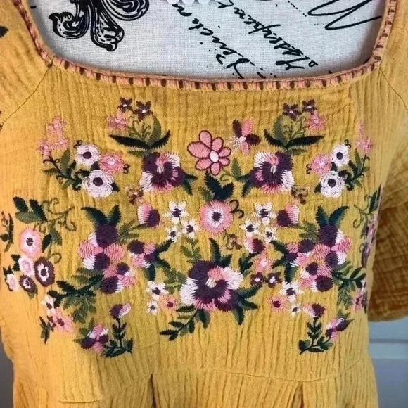 Andre By Unit Womens Medium Peasant Yellow Blouse Embroidered Lined S/S - Picture 3 of 6